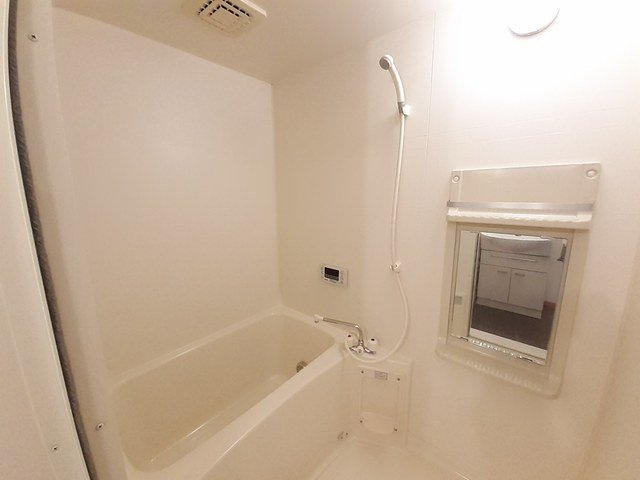 バ－ン・グロリアの浴室