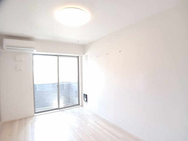 ラ・セゾン・フェリーチェの居間・リビング