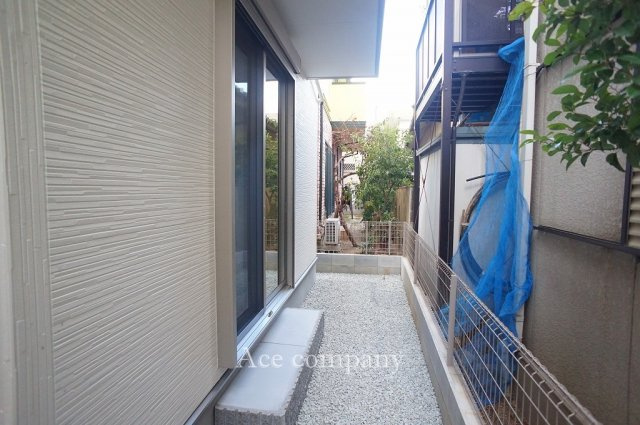 【庭】 | 東大阪市鴻池町1丁目　【2号棟/全2棟】 | 1階、南面ガーデニングスペースあります☆