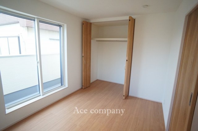 【子供部屋】 | 東大阪市鴻池町1丁目　【2号棟/全2棟】 | 【3階：洋室6帖】クローゼット完備です♪
