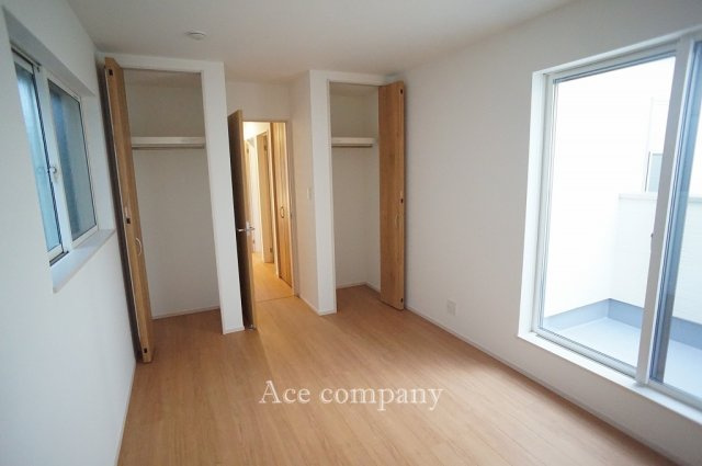 【寝室】 | 東大阪市鴻池町1丁目　【1号棟/全2棟】 | 【2階：洋室6.7帖】2ヶ所にクローゼット完備です♪