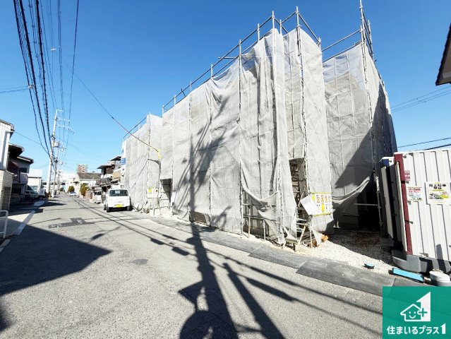 泉佐野市鶴原　第8期　新築一戸建ての前面道路含む現地写真|周辺は落ち着いた街並みの住宅地！子育てがしやすい住環境です！まだ未完成ですが、現地でしかわからない事もございます。是非一度ご覧ください。