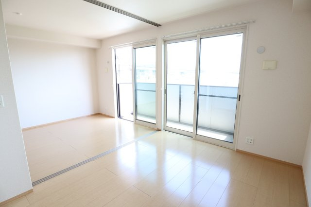 サンメゾンの居間・リビング