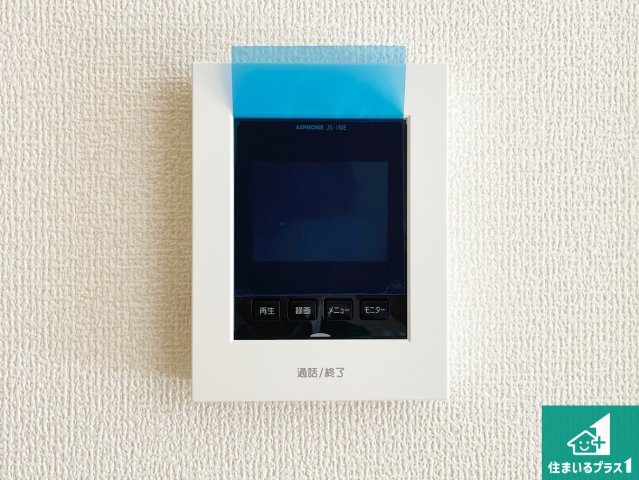 尼崎市常松　第3期　新築一戸建ての防犯設備|カラーモニターインターホン！声だけでなく来訪者の姿や顔がモニターで確認できるので、小さなお子様がいらっしゃるご家庭でも安心できます！