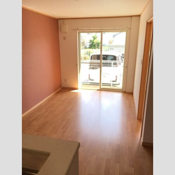 岸和田市吉井町４丁目のハイツの居間・リビング