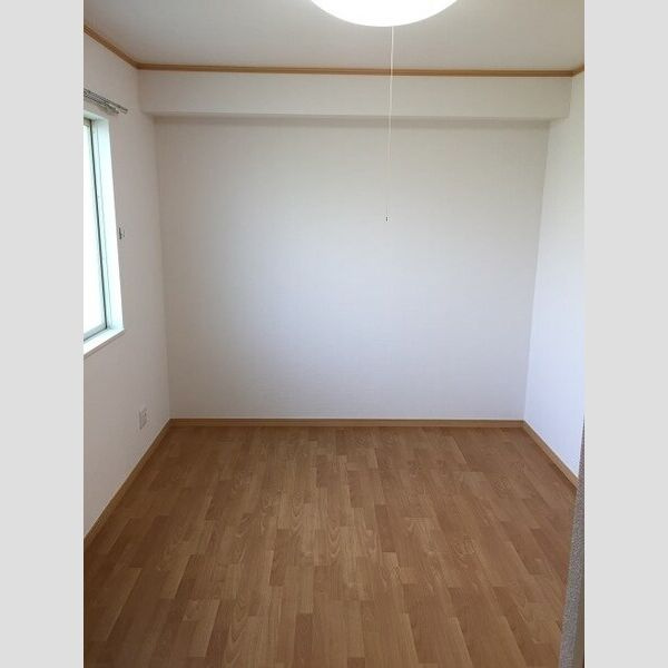 岸和田市吉井町４丁目のハイツの内装