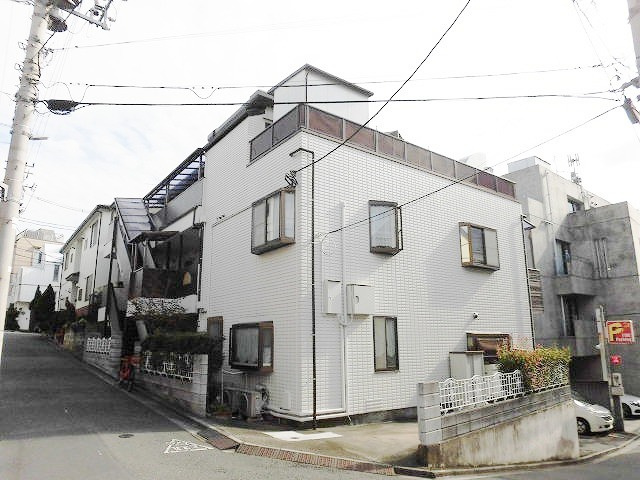 ドミールベルチェリーの外観