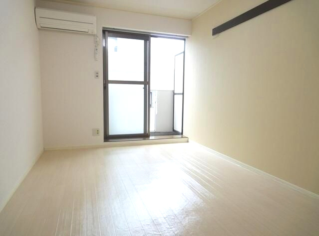 ドミールベルチェリーの居間・リビング