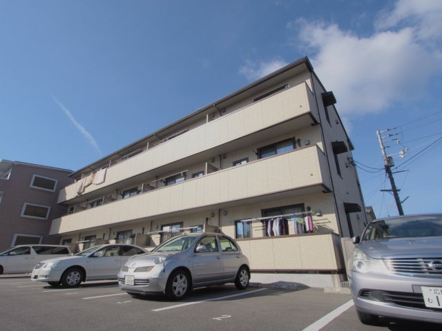 コーラルコートの外観