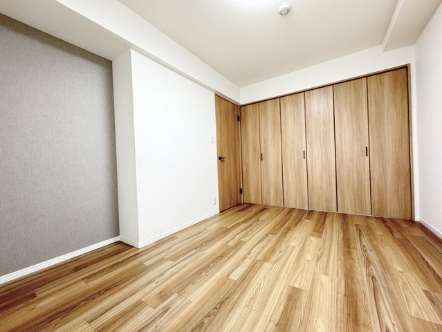 ライオンズマンション雲雀丘花屋敷第2の洋室