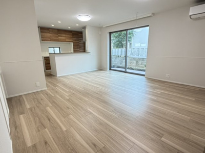 【居間・リビング】 | メゾン喜多見(戸建)