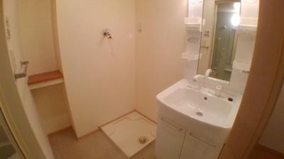 【洗面所】 | クリス戸ノ上 | ゆったりとスペースのある洗面所