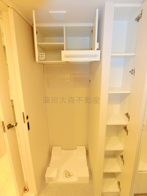 ブランシエスタ西馬込の設備|棚収納付きがうれしい洗濯機置き場