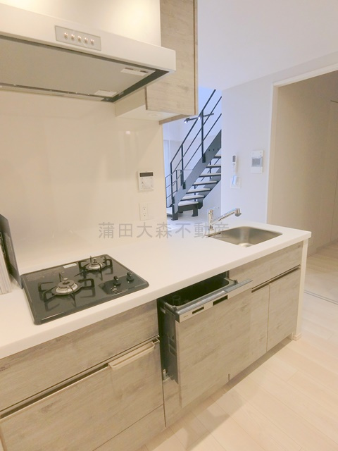 ブランシエスタ西馬込のキッチン|2口ガス食洗器付きのシステムキッチン