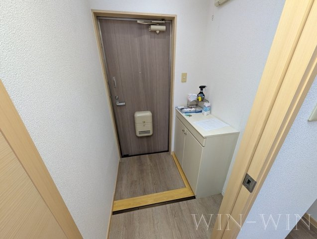 エルディム新栄 Bの玄関