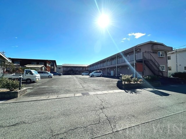 エルディム新栄 Bの駐車場