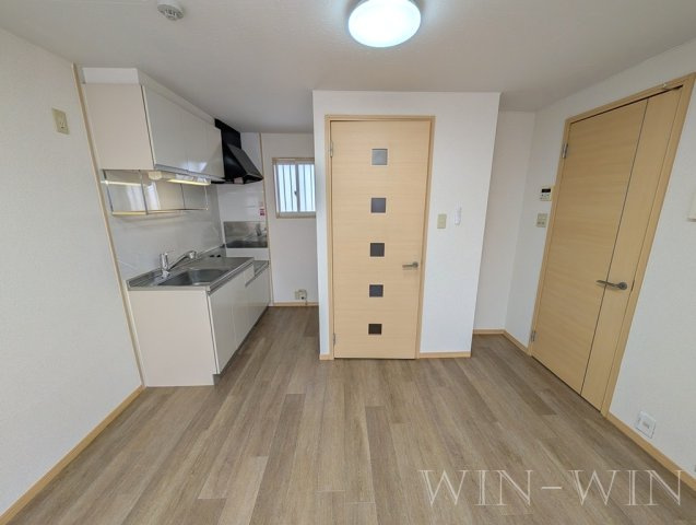 エルディム新栄 Bの居間・リビング