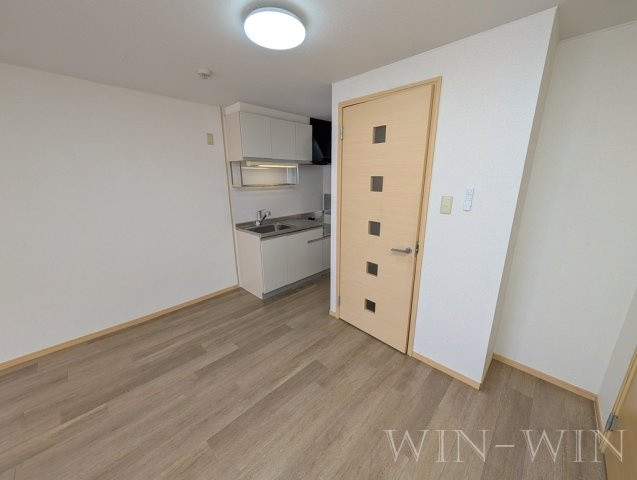 エルディム新栄 Bの居間・リビング