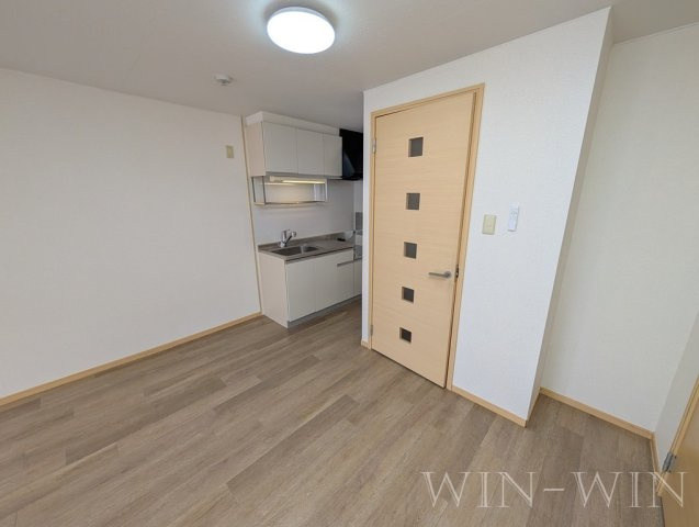 エルディム新栄 Bの居間・リビング