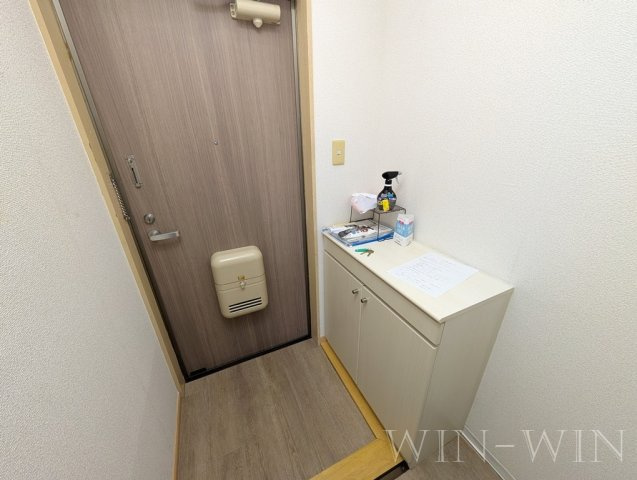 エルディム新栄 Bの玄関