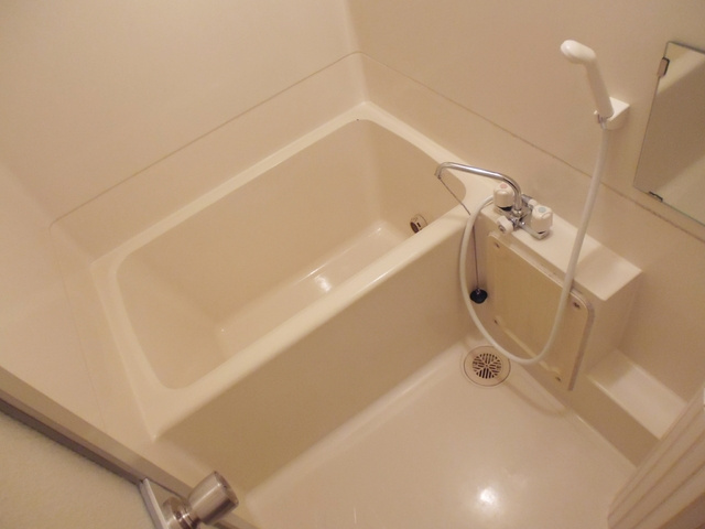 ヨダヤビルの浴室|追炊き機能付きのお風呂です☆