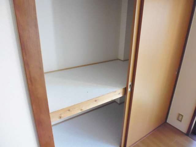 ヨダヤビルの収納|奥行きのある収納スペースです☆