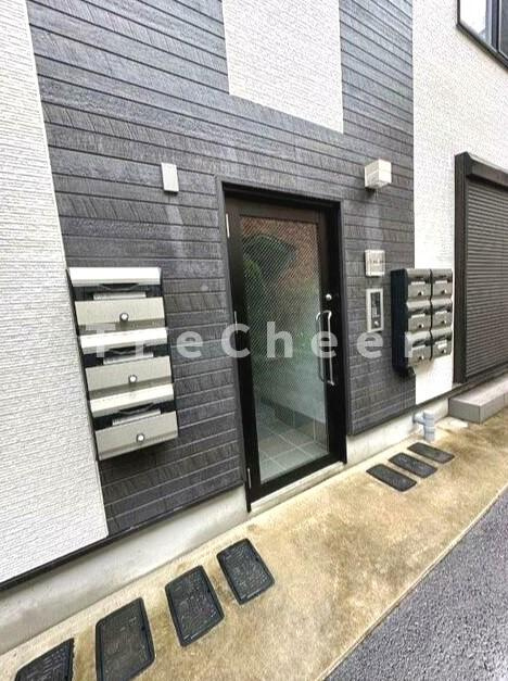 GlanzCube四谷三栄町のエントランス