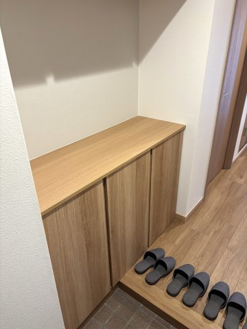 コスモ小針の玄関