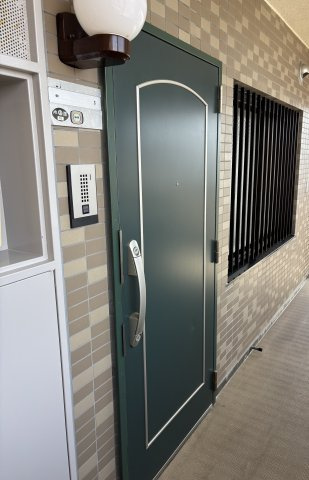 コスモ小針の玄関