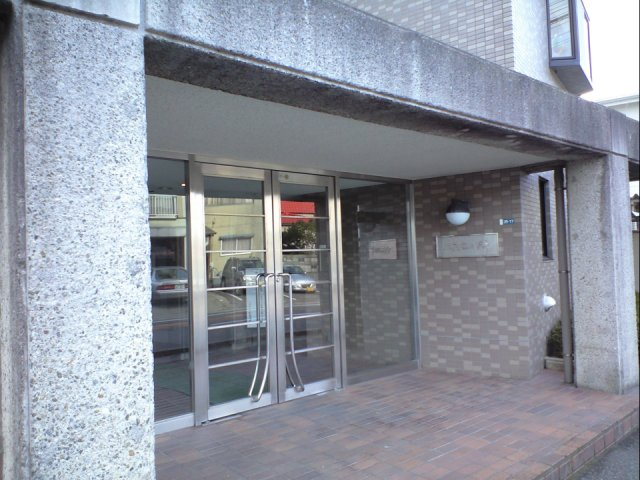 コスモ小針　6Fのエントランス