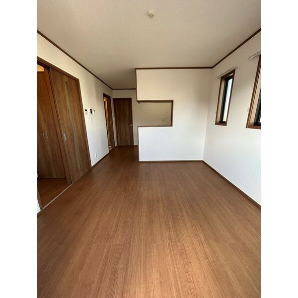 川口市大字久左衛門新田の倉庫