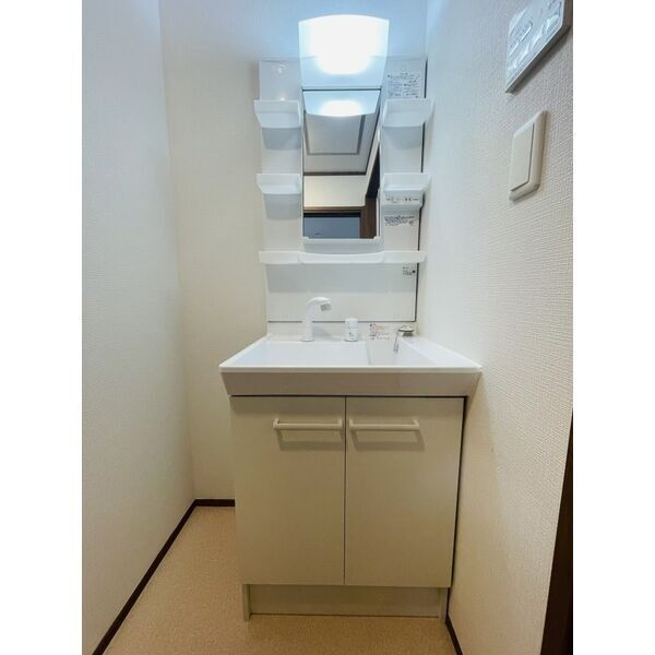 川口市大字久左衛門新田の倉庫