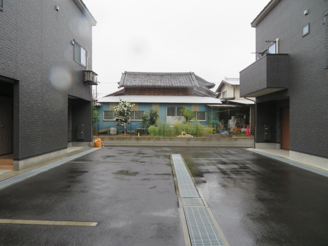 川口市大字久左衛門新田の倉庫