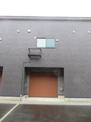 川口市大字久左衛門新田の倉庫