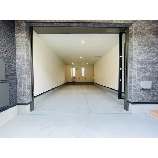 川口市大字久左衛門新田の倉庫