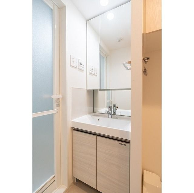 コンフォリア東葛西の洗面所