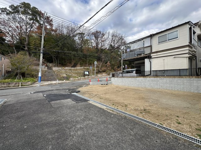 神戸市垂水区西脇１丁目新築戸建の前面道路含む現地写真