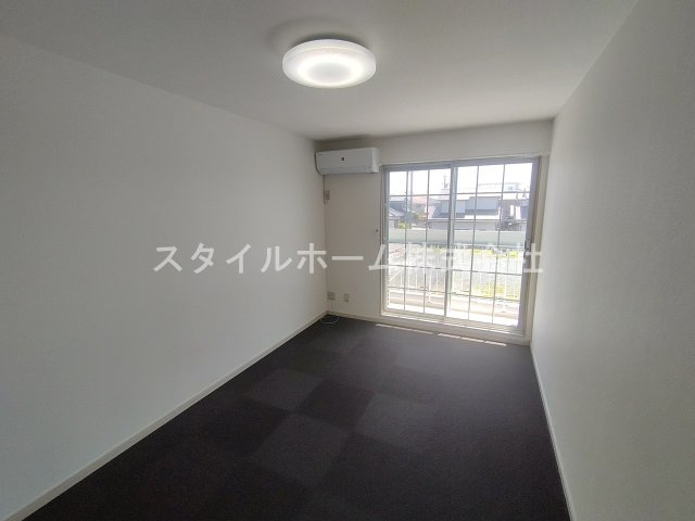 オアシス御油の洋室