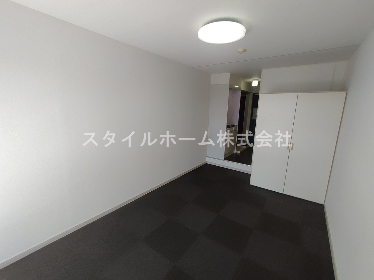 オアシス御油の居間・リビング|同建物内別部屋の写真です。