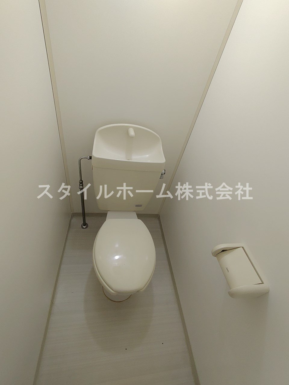 オアシス御油のトイレ|同建物内別部屋の写真です。