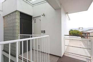 【玄関】 | パレ昆陽池公園Ⅰ | 玄関前です♪いつでもご見学できます！！お気軽にお問い合わせください！！