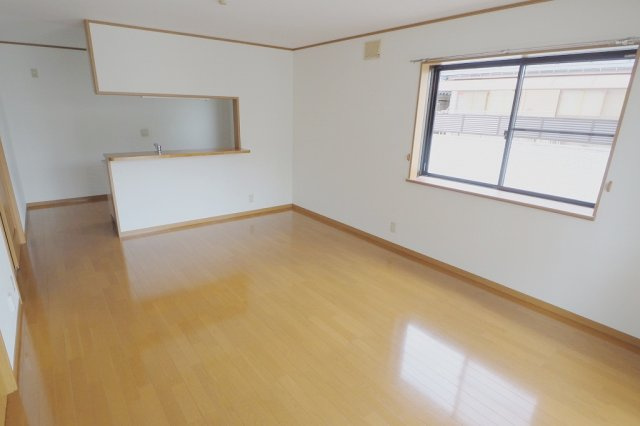 浅野メゾネットの居間・リビング