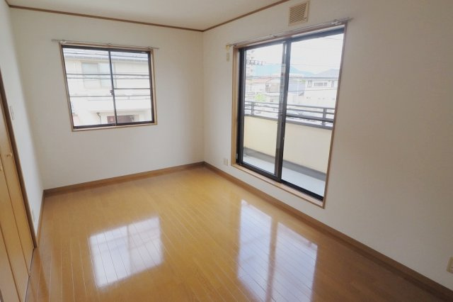 浅野メゾネットの寝室