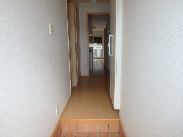 フォーリスト清水の玄関|現状と異なる場合は現状優先となります