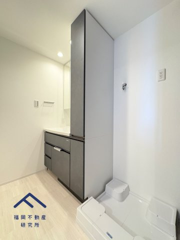  オープンレジデンシア春日原の独立洗面台