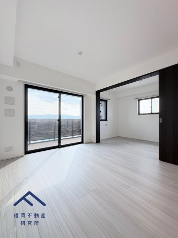  オープンレジデンシア春日原の洋室