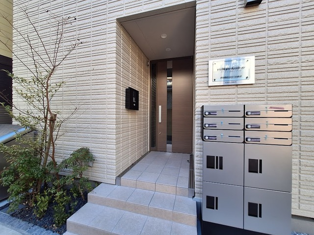 アイ．エス．メジロレジデンスのエントランス