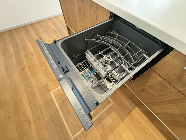 全室２面採光で陽当り通風良好な４ＬＤＫ◆食洗機や浴室暖房乾燥機などの充実設備◆山科区西野山中畑町１期のキッチン|食器洗浄乾燥機