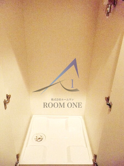 ルーブル中野ガーデンの設備|洗濯機置き場です。