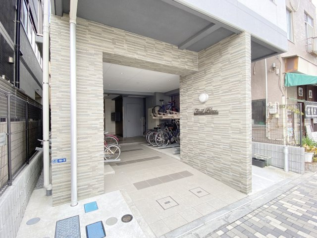 ファーストプレイスのエントランス